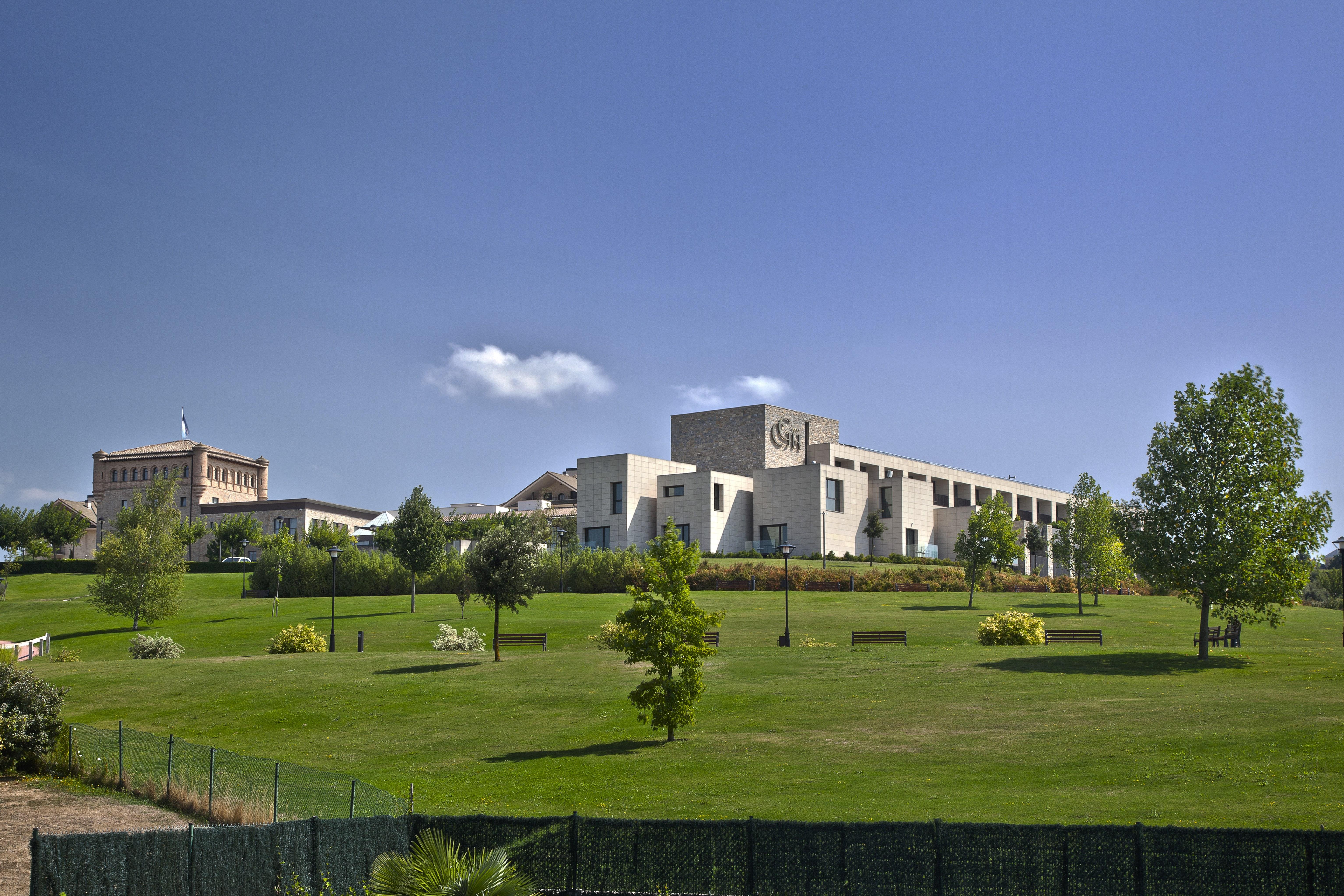 Hotel Castillo De Gorraiz&Spa Экстерьер фото