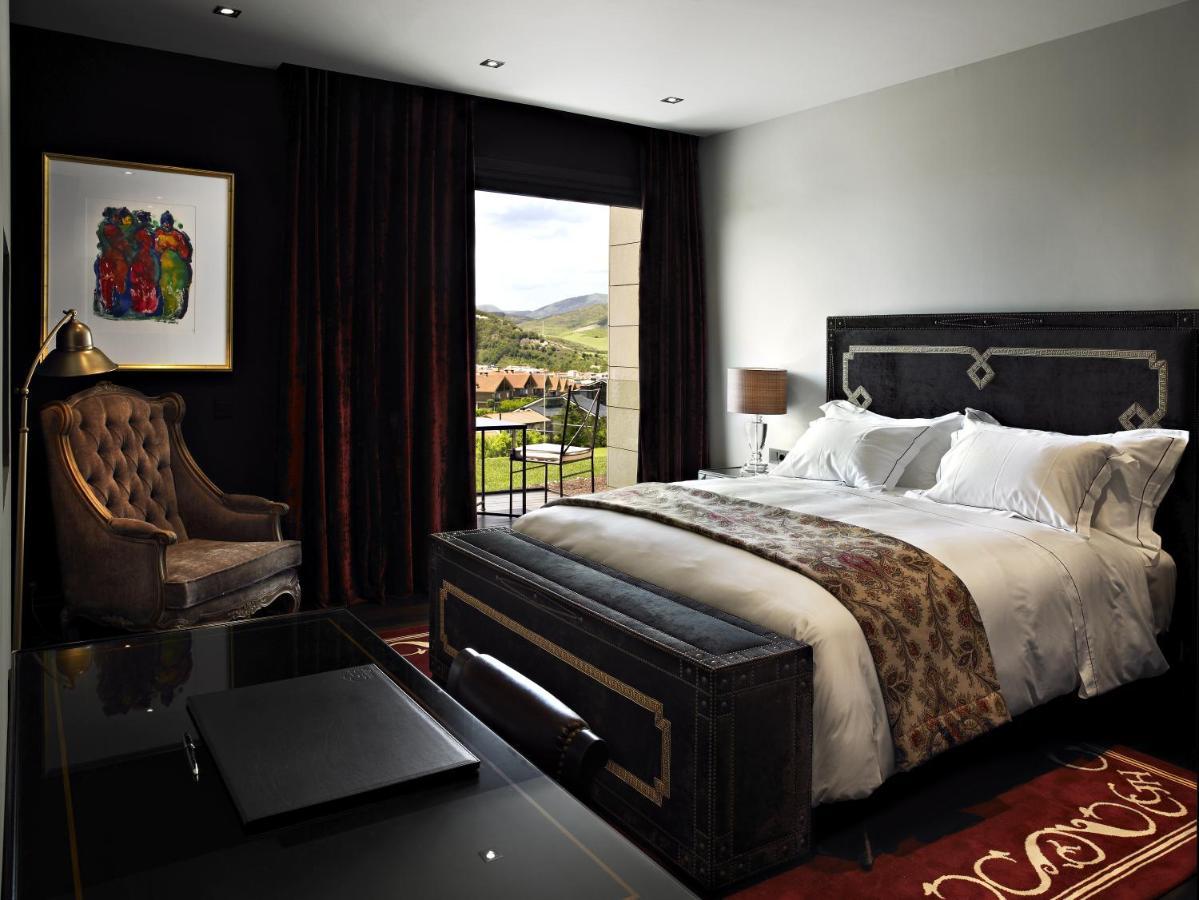 Hotel Castillo De Gorraiz&Spa Экстерьер фото